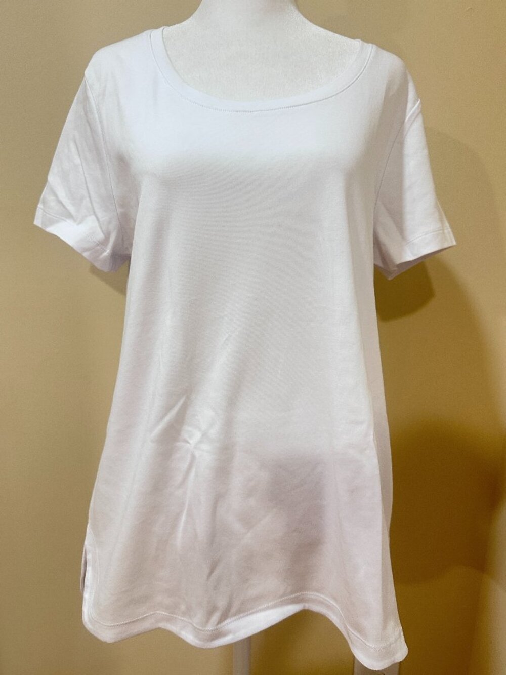 Isaac Mizrahi Live Essentials Women’s M White Pima Cotton Scoop Neck Tee NWOT